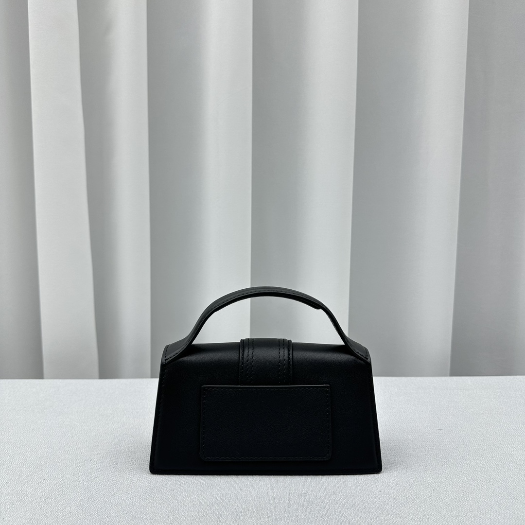 Jacquemus Satchel Bags